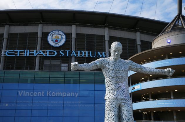 Vincent Kompany statue at the Etihad