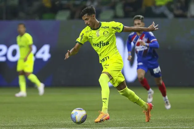 Manchester City confirm the signing of Vitor Reis from Palmeiras