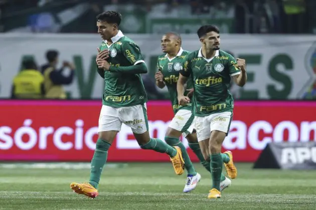 Manchester City continue to push to sign a young Brazilian defender