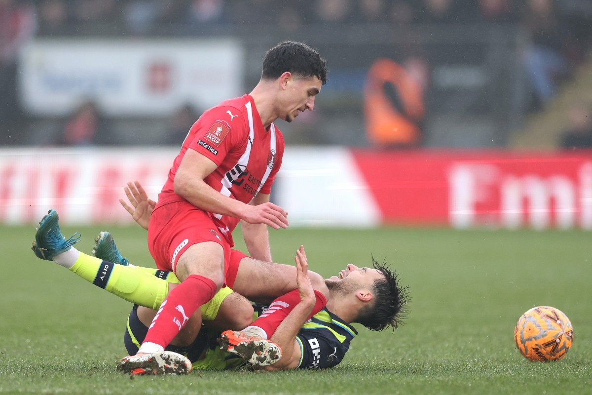 Nico Gonzàlez goes down injured in a fresh injury concern for Manchester City