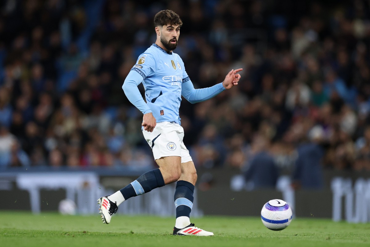 Who should partner Ruben Dias in defence for City in the Manchester derby?