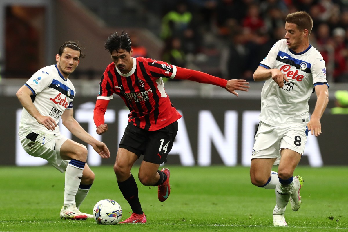 Existem três jogadores para estender seu meio -campo ao Manchester City.