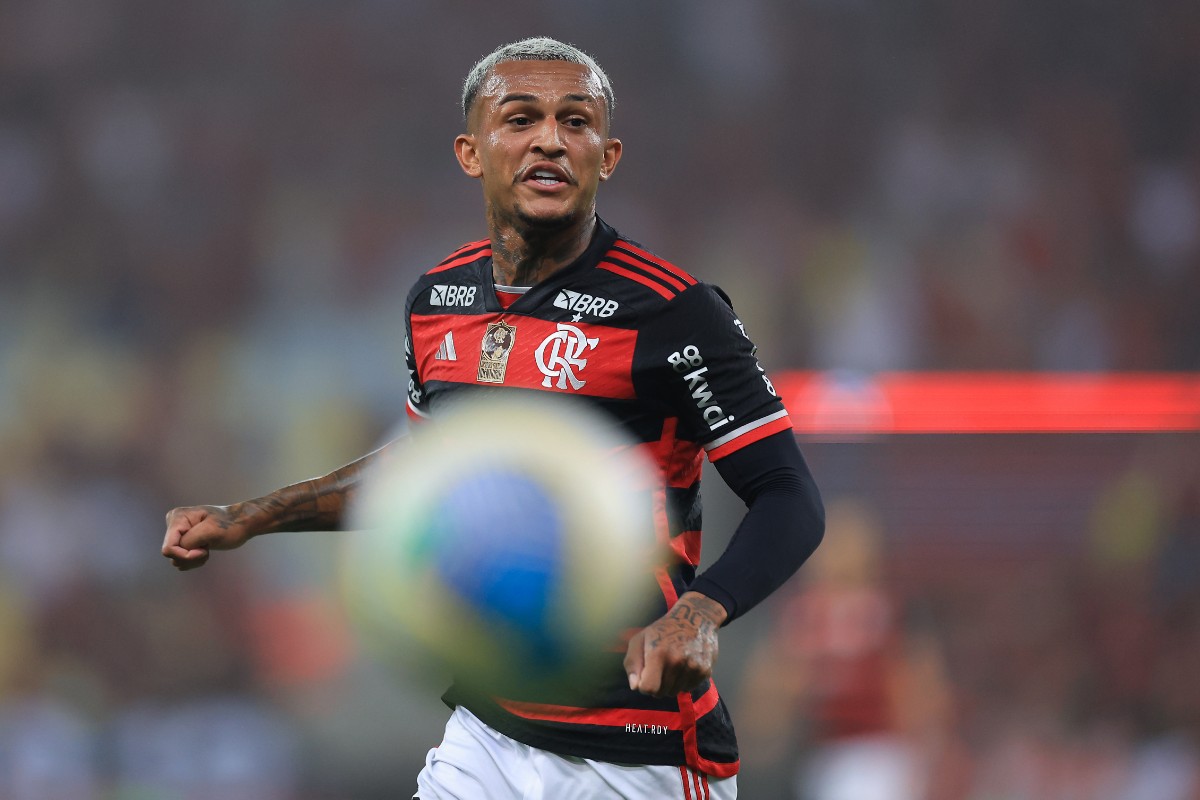 There may be a race to sign a Flamengo right-back and Manchester City could be in it
