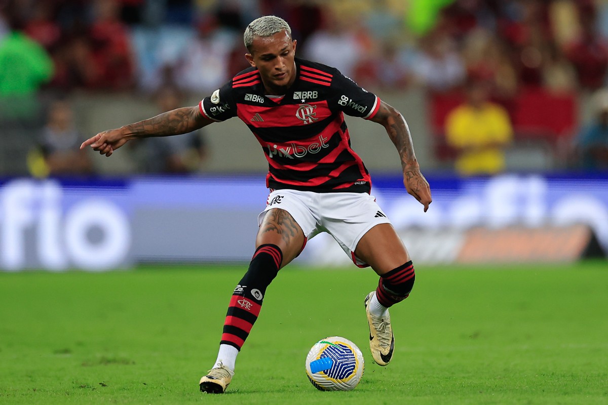 Man City look to have agreed terms with a Brazilian right-back.