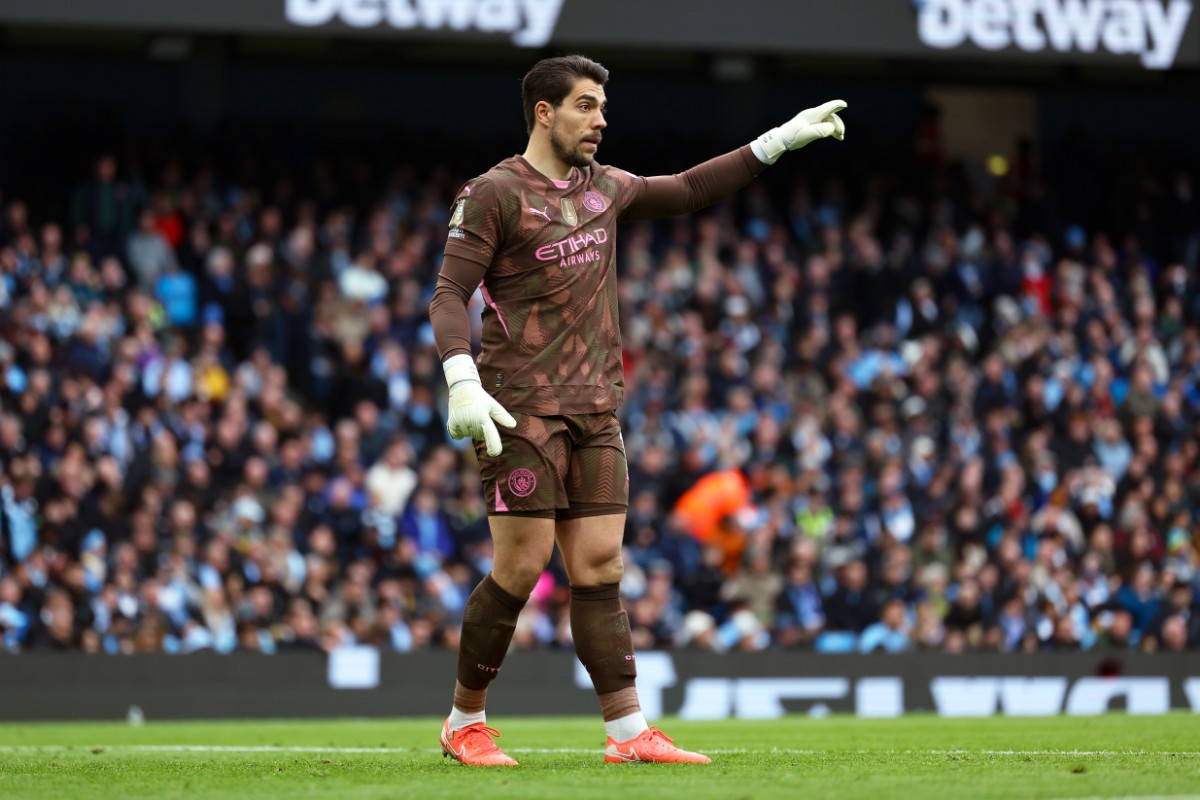 Pep Guardiola wants Stefan Ortega and Ederson to remain at Manchester City.