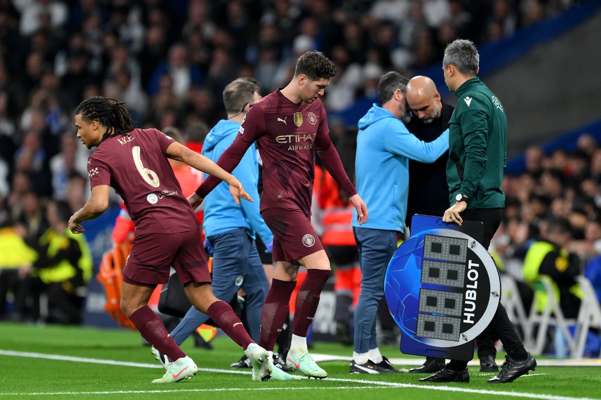 An experienced Manchester City defender wants to remain at the club but will he be given the opportunity?