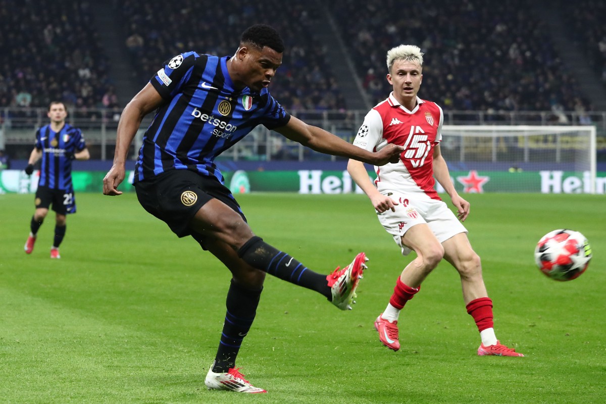 A deal that is too good to pass up could solve Manchester City's right-back issue