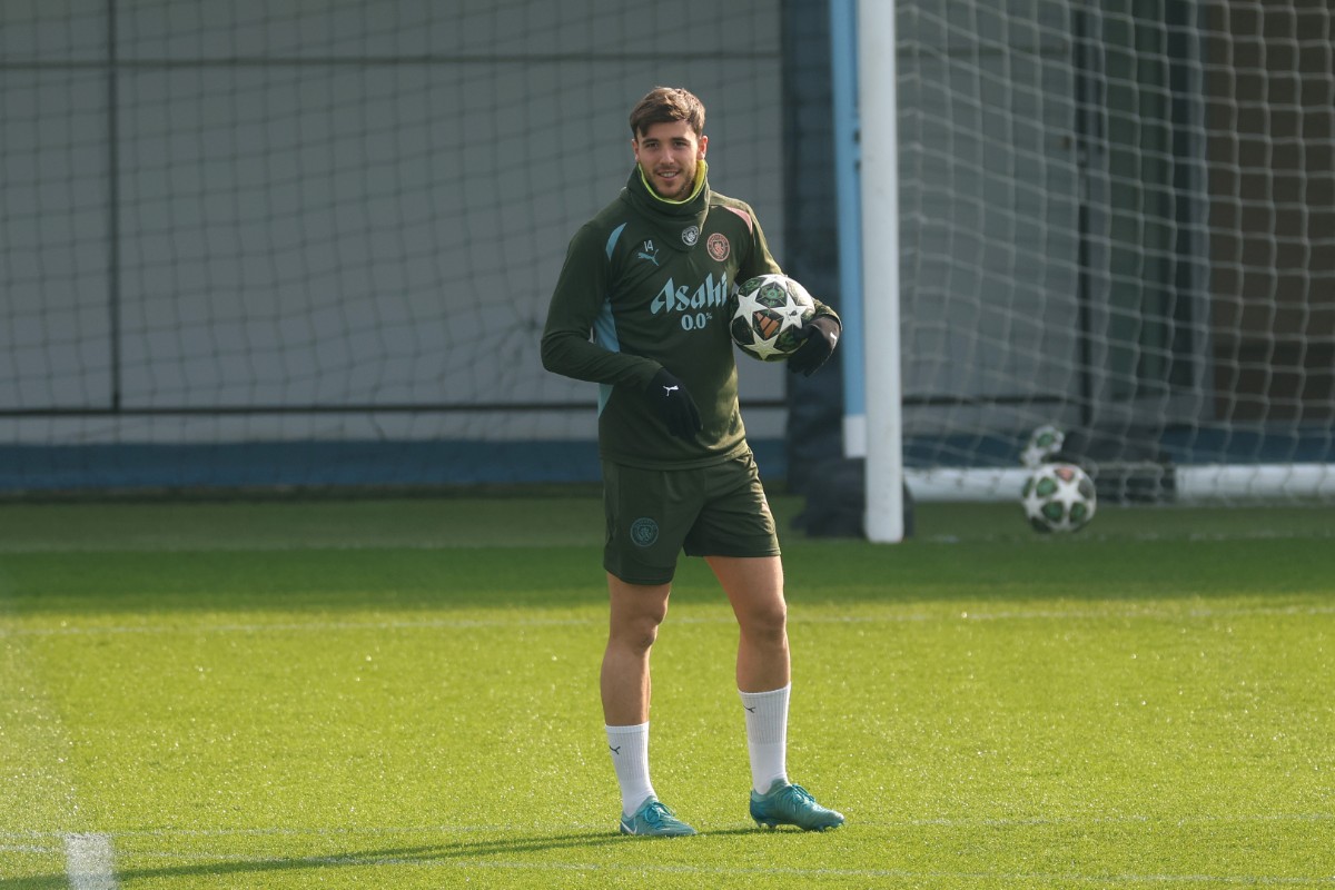 There would be little sense in Manchester City letting a Spanish midfielder depart this summer