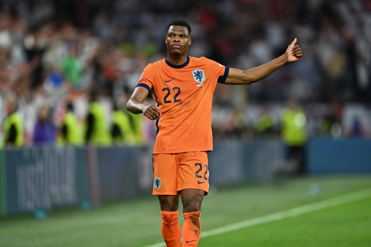 A deal that is too good to pass up could solve Manchester City's right-back issue