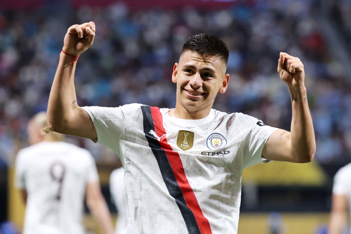 A Manchester City youngster is determined to secure a loan move to Roma