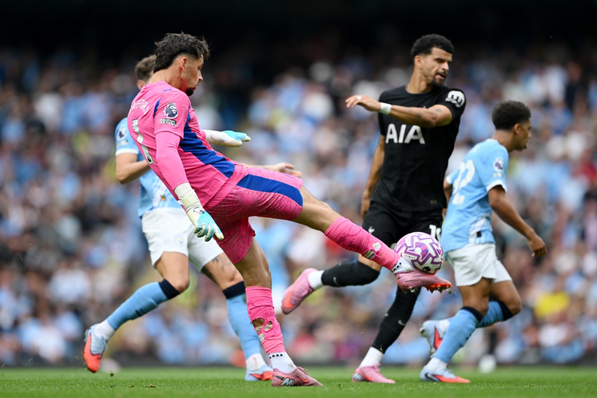 Manchester City seem to be moving quickly to clear up the confusion surrounding the goalkeeping position