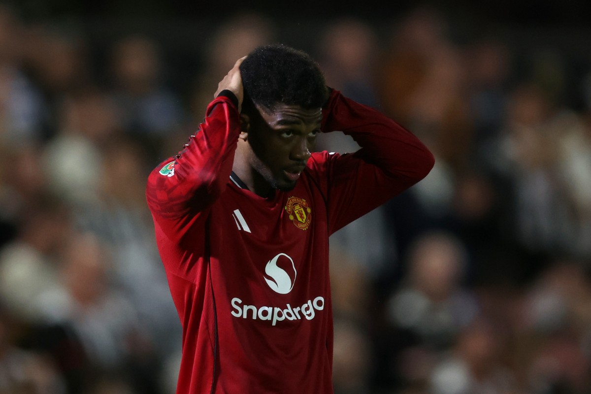 Could a strange decision by Manchester United play into Manchester City's hands?