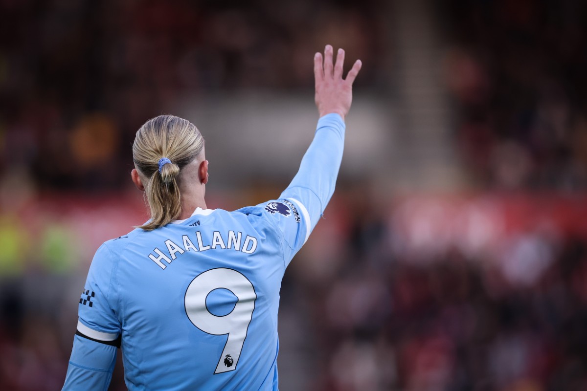 Real Madrid reportedly make their move for a Manchester City star but it seems to be a non-starter