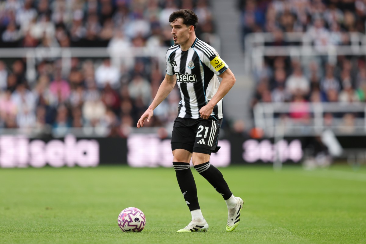 A new report suggests that Manchester City have their eyes on a particular right-back next summer