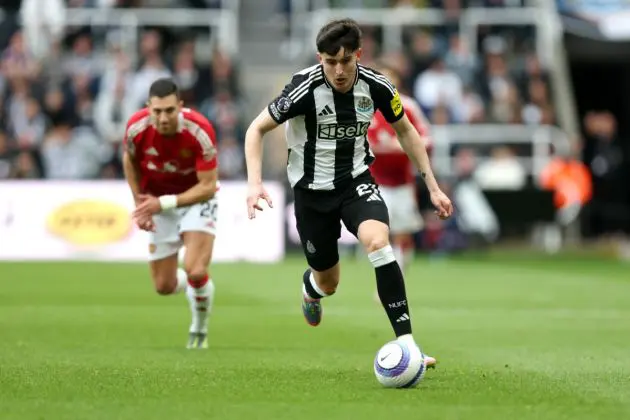 Another clue may have emerged as to whom Manchester City will move for to solve the right-back issue.