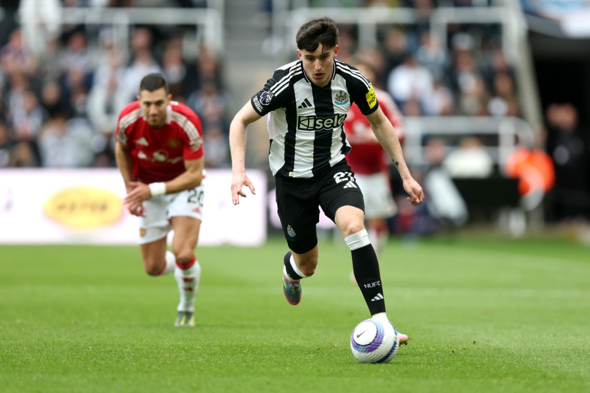 Another clue may have emerged as to whom Manchester City will move for to solve the right-back issue.