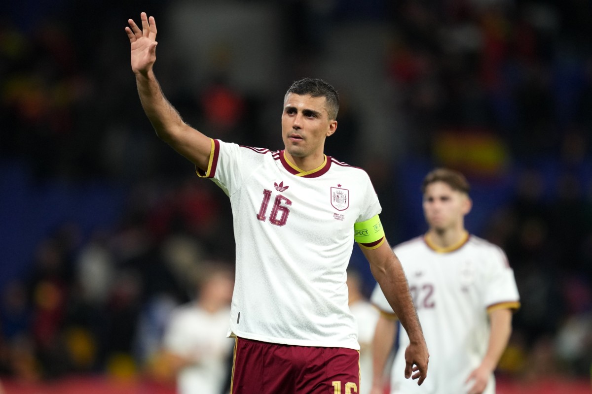 Manchester City make their move to keep hold of their midfield general