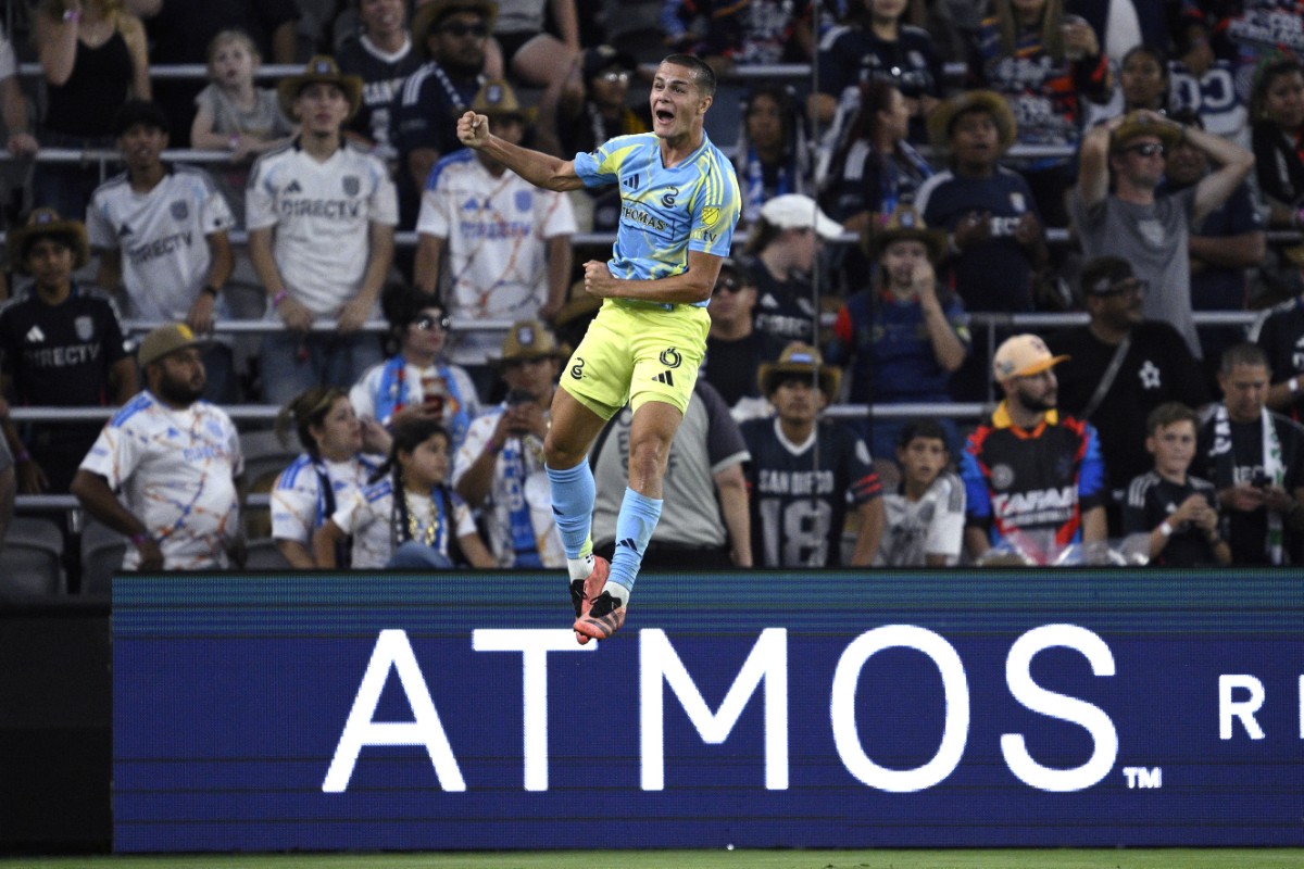 A future jewel for Manchester City is making quite a splash